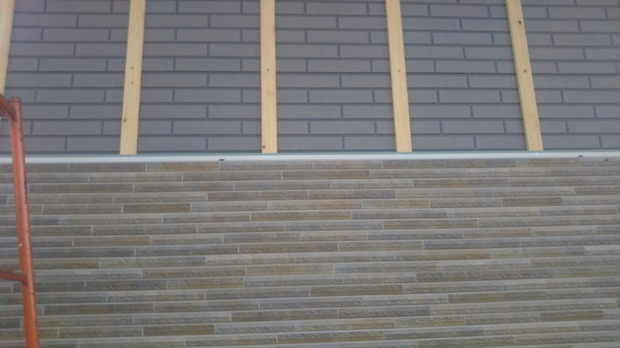 外壁重ね張り工事進んでます 筑西市で注文住宅 リフォームするなら工務店のアロー住建